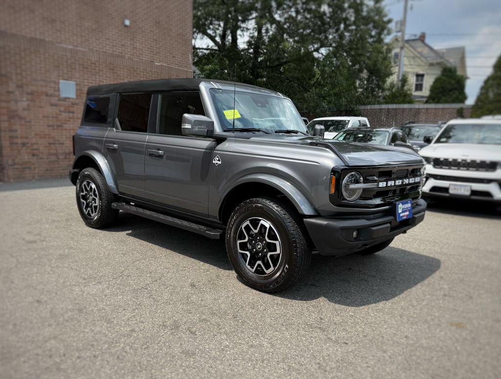 Used 2024 Ford Bronco Outer Banks AWD/4WD image 3