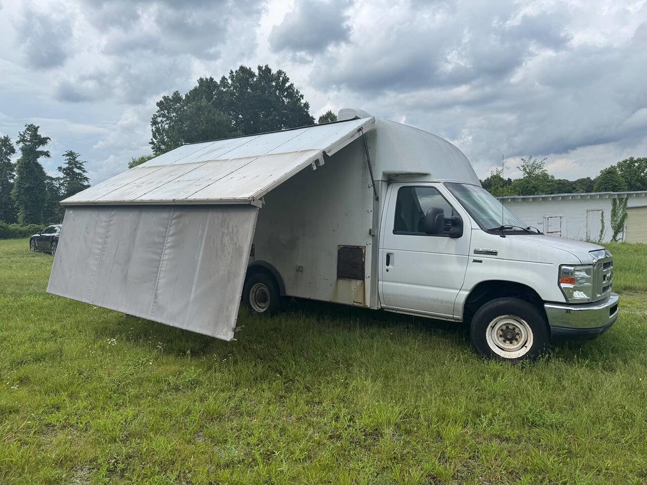 Used 2012 Ford E-350 and Econoline 350 Super Duty image 6