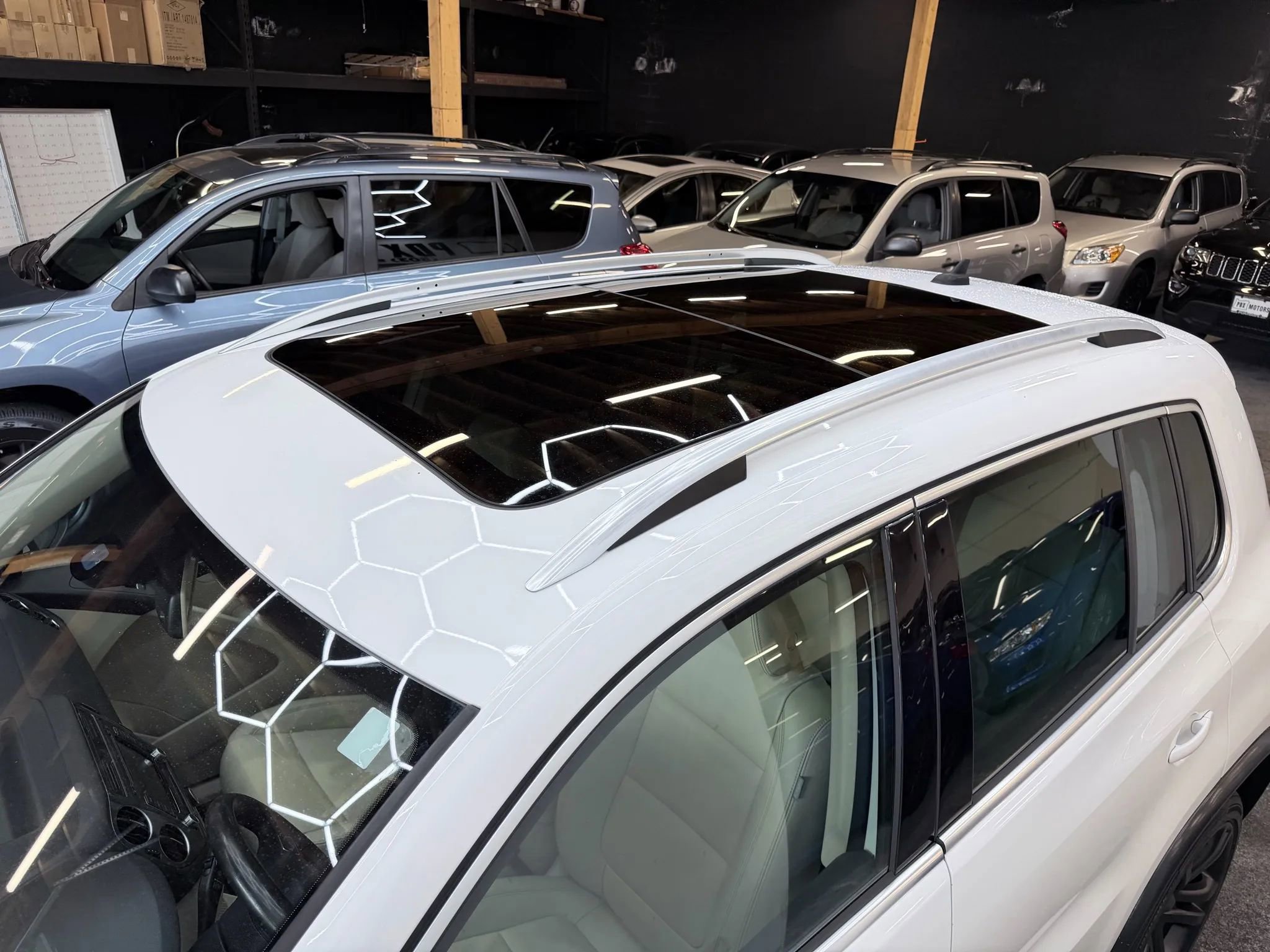 Used 2012 Volkswagen Tiguan SEL AWD/4WD image 7