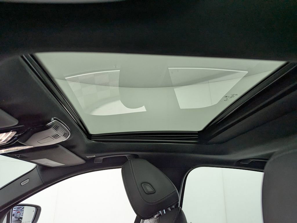 Used 2025 BMW 330i xDrive Sedan w/ Convenience Package image 13