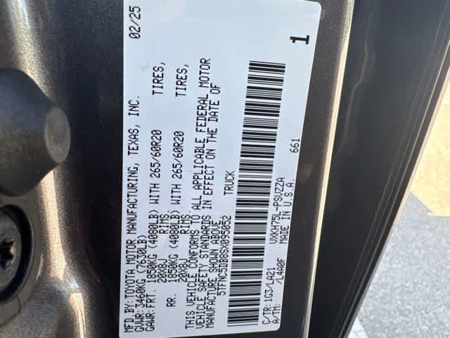 Used 2025 Toyota Tundra Platinum AWD/4WD image 26