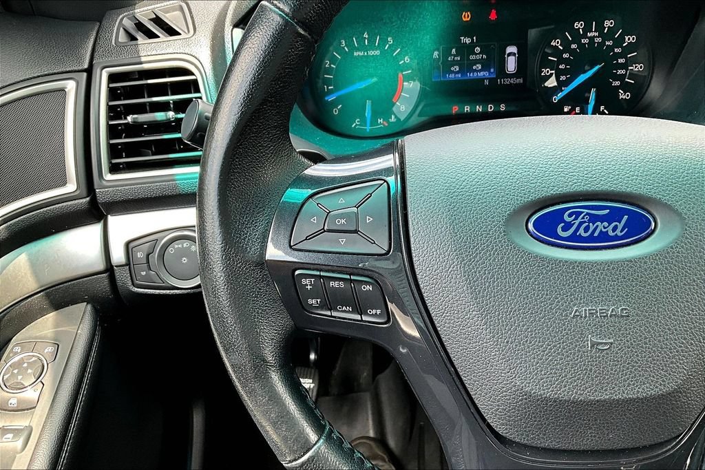 Used 2017 Ford Explorer XLT AWD/4WD image 12