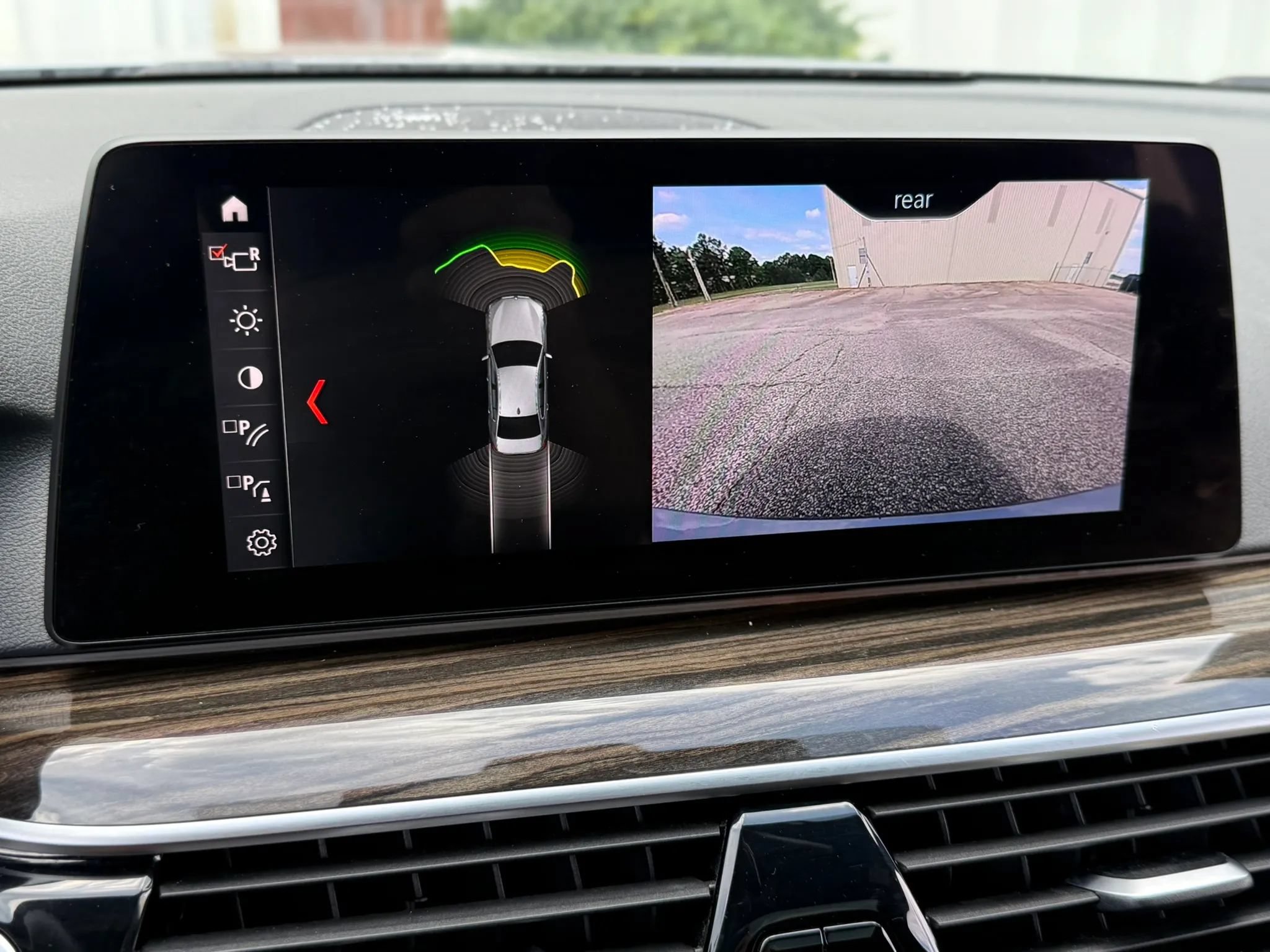 Used 2019 BMW 530i xDrive w/ Convenience Package AWD/4WD image 23