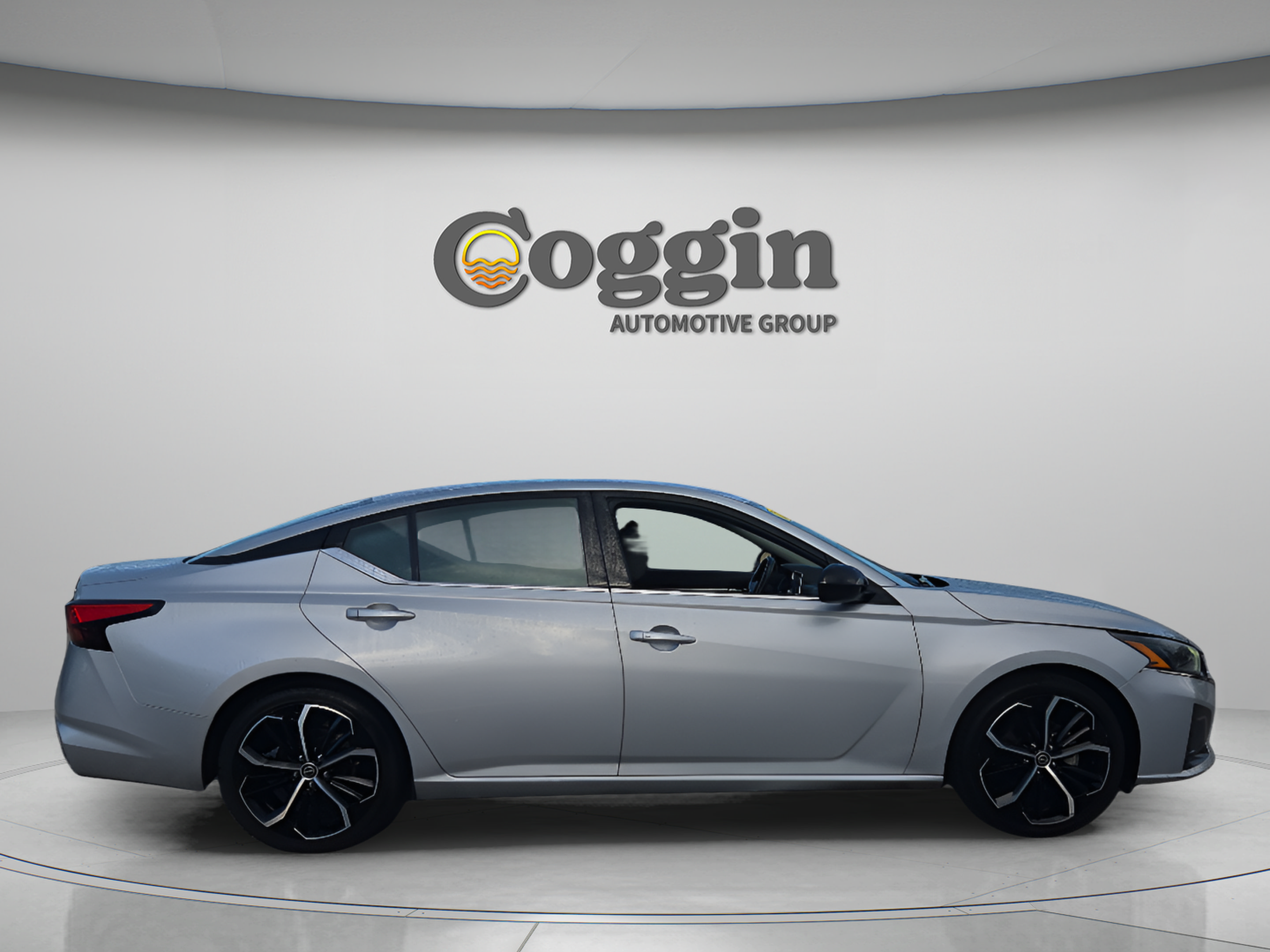 Used 2024 Nissan Altima 2.5 SR FWD image 6