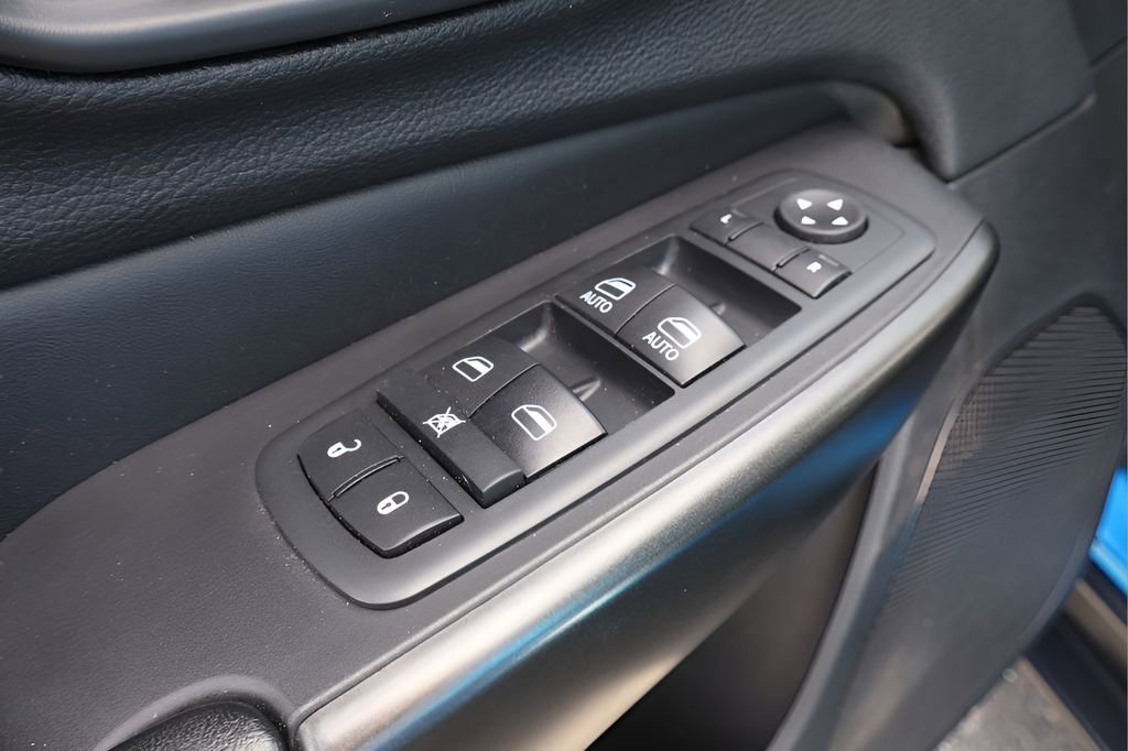 Used 2020 Jeep Cherokee Trailhawk w/ Technology Group AWD/4WD image 10