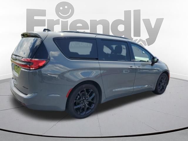 Used 2025 Chrysler Pacifica Limited FWD image 5
