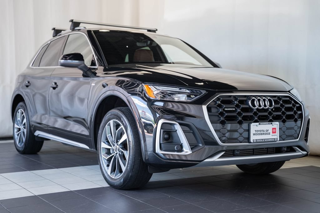Used 2023 Audi Q5 2.0T Premium w/ Convenience Package AWD/4WD image 1
