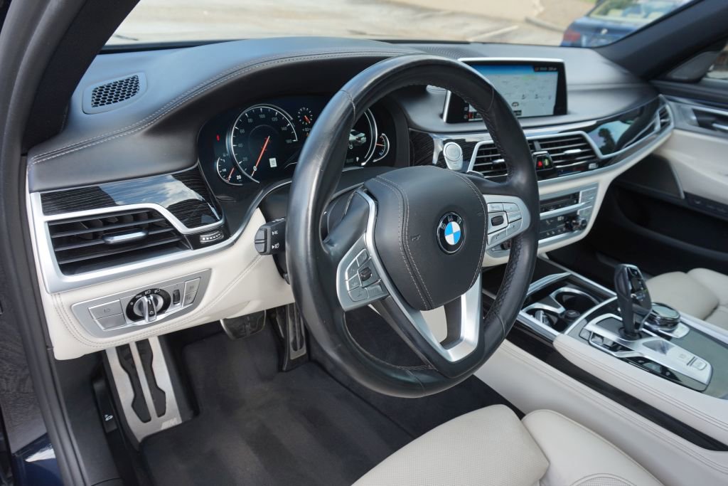 Used 2019 BMW 750i w/ Executive Package image 18