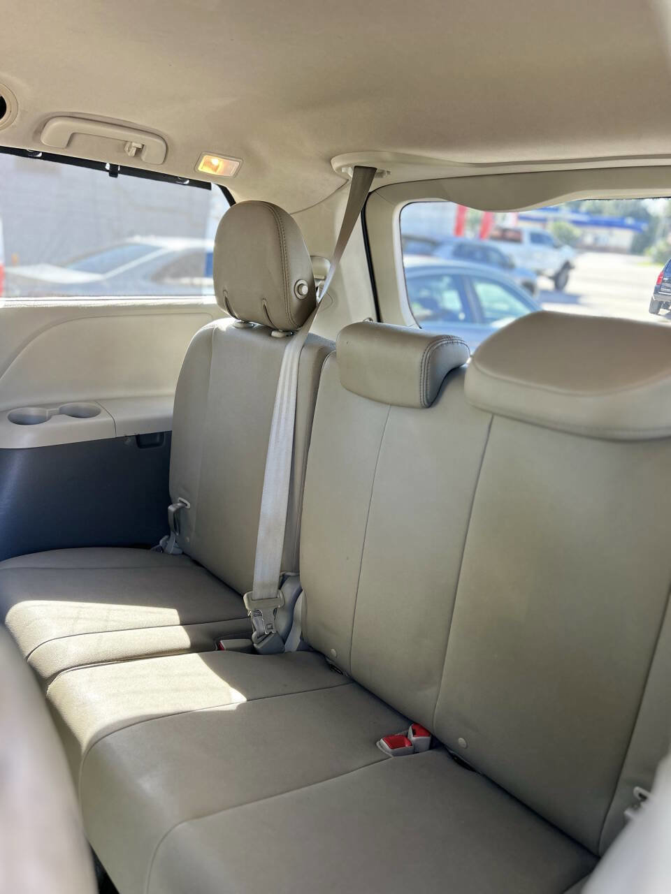 Used 2015 Toyota Sienna XLE w/ XLE Navigation Package FWD image 15