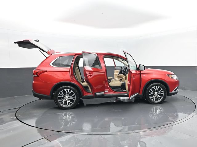 Used 2018 Mitsubishi Outlander GT AWD/4WD image 31