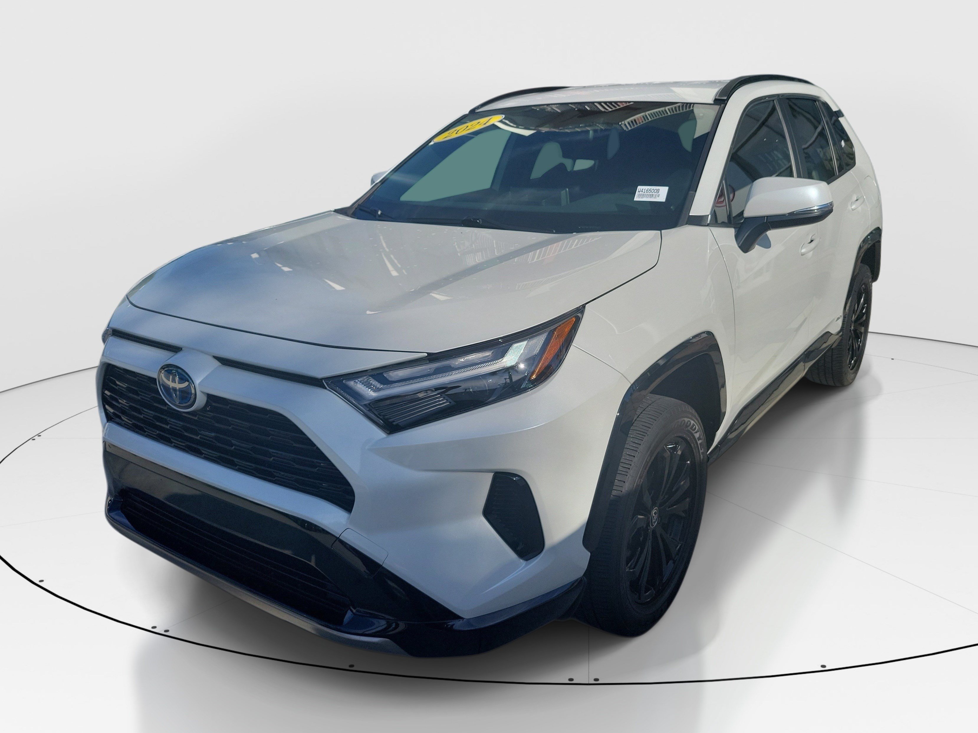 Certified 2024 Toyota RAV4 SE AWD/4WD image 3