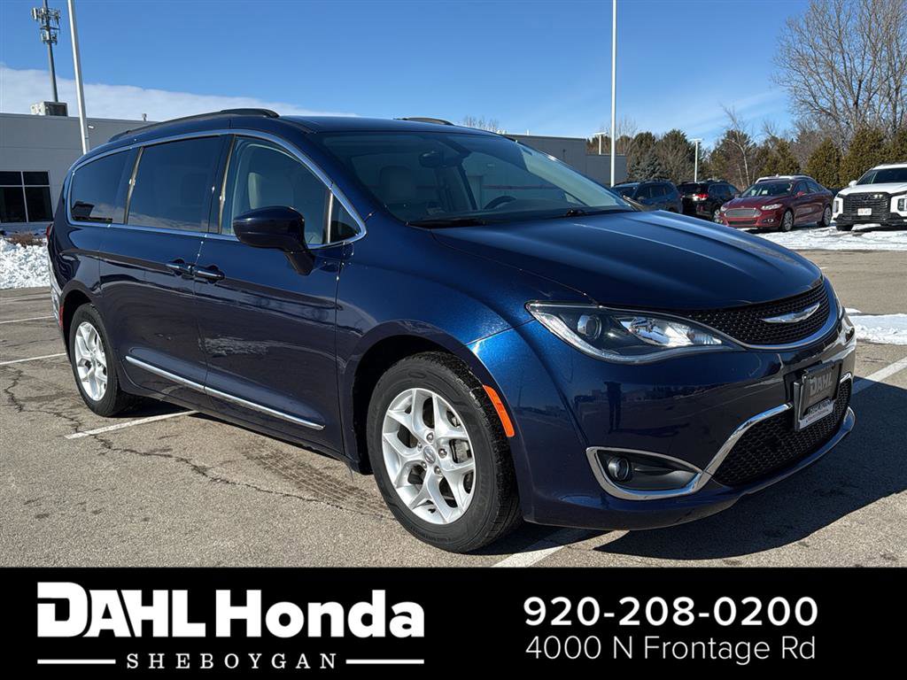 Used 2017 Chrysler Pacifica Touring-L w/ Tire & Wheel Group