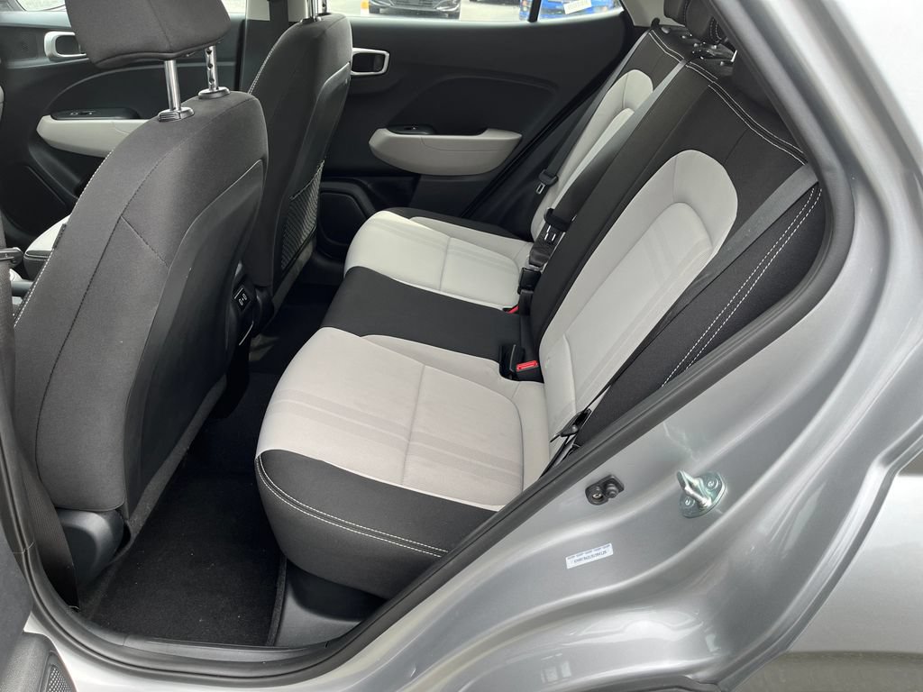 Used 2025 Hyundai Venue SEL FWD image 36