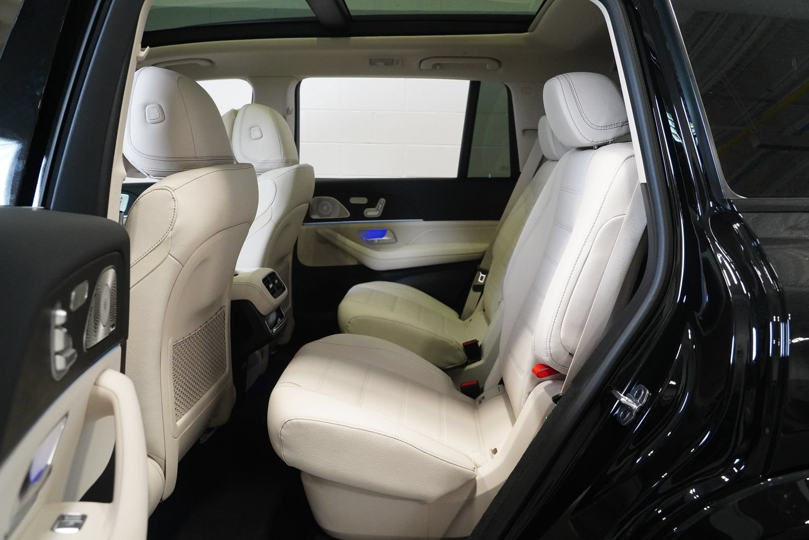 New 2026 Mercedes-Benz GLS 450 4MATIC image 16