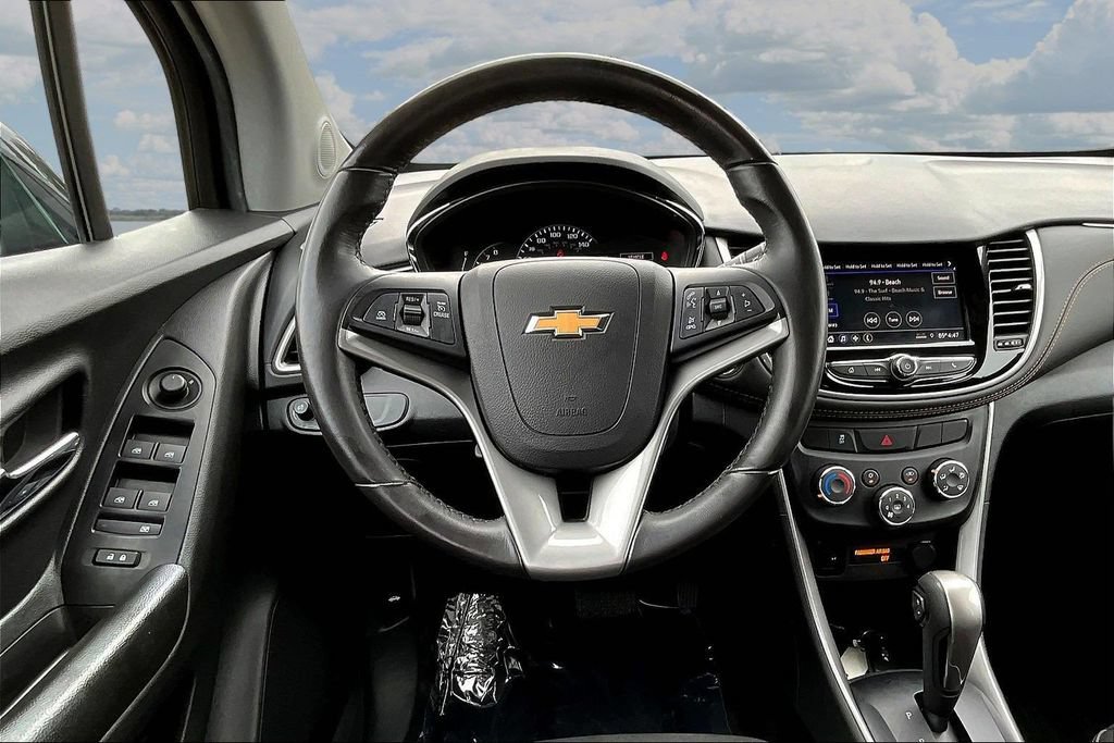 Used 2022 Chevrolet Trax LT w/ LT Convenience Package AWD/4WD image 10