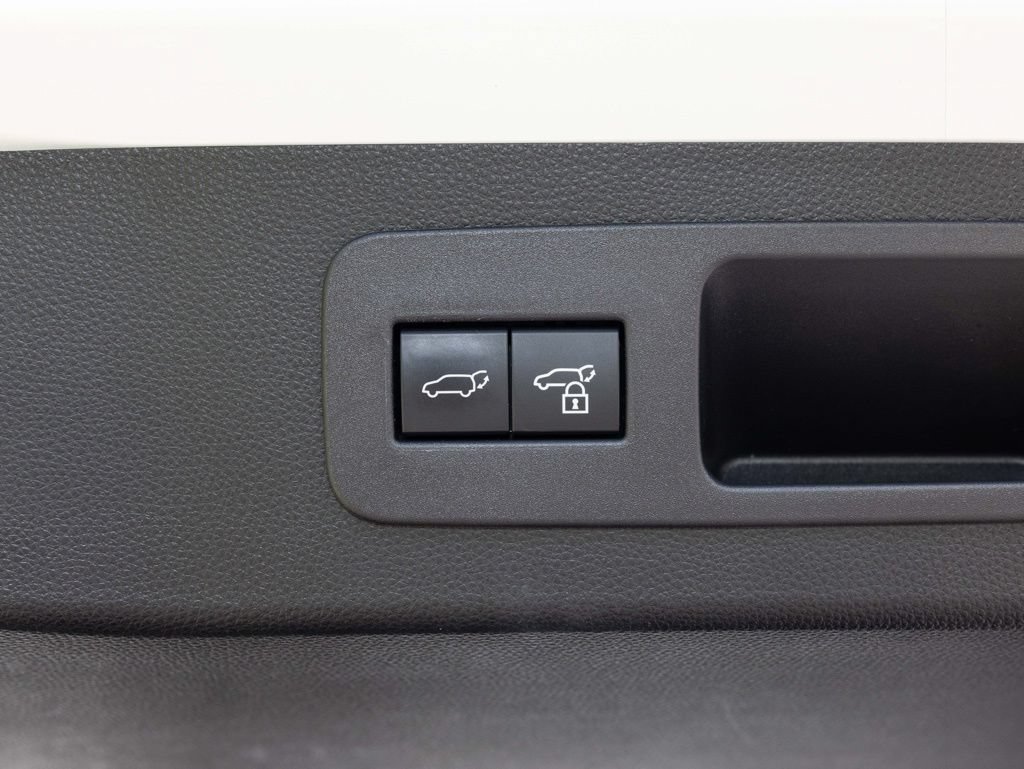 Used 2025 Lexus LX 600 4WD w/ Accessory Package (2T) image 58
