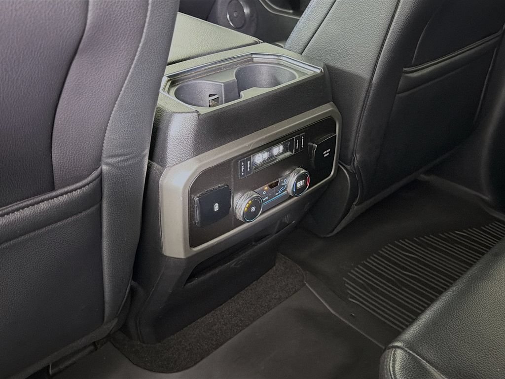 Used 2019 Ford Expedition XLT w/ Equipment Group 202A AWD/4WD image 27