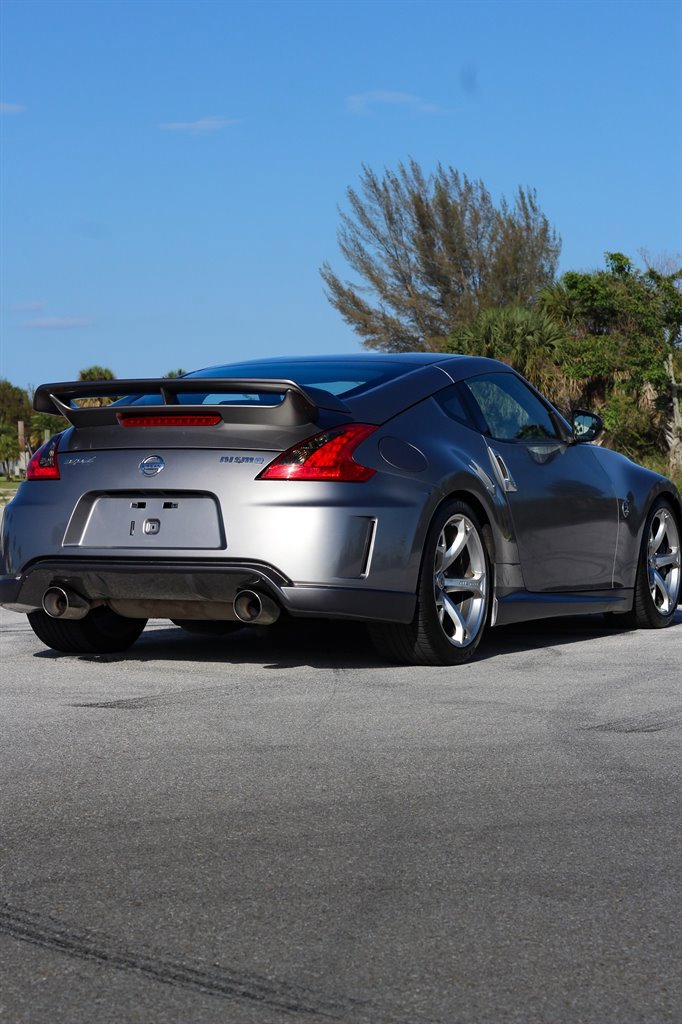 Used 2010 Nissan 370Z NISMO RWD image 7
