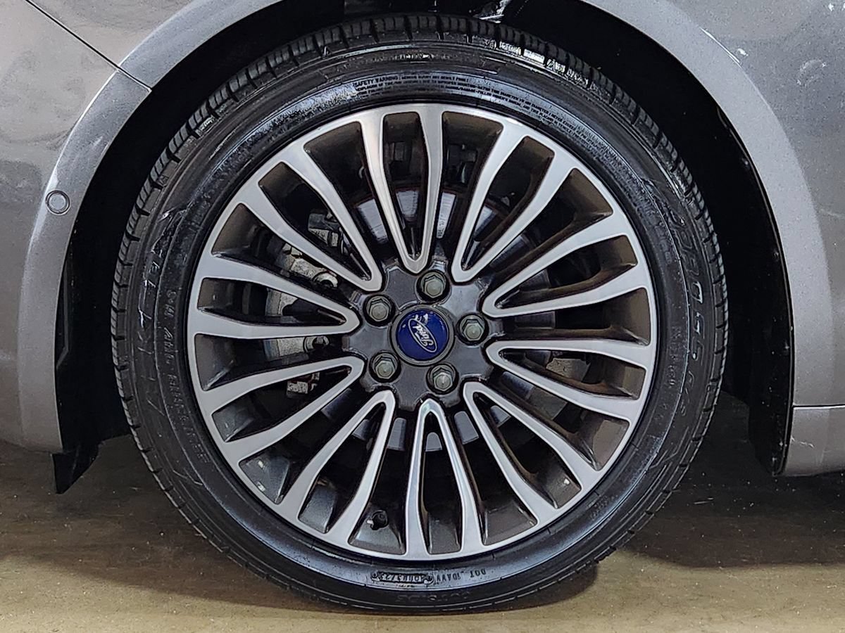 Used 2017 Ford Fusion Titanium FWD image 28