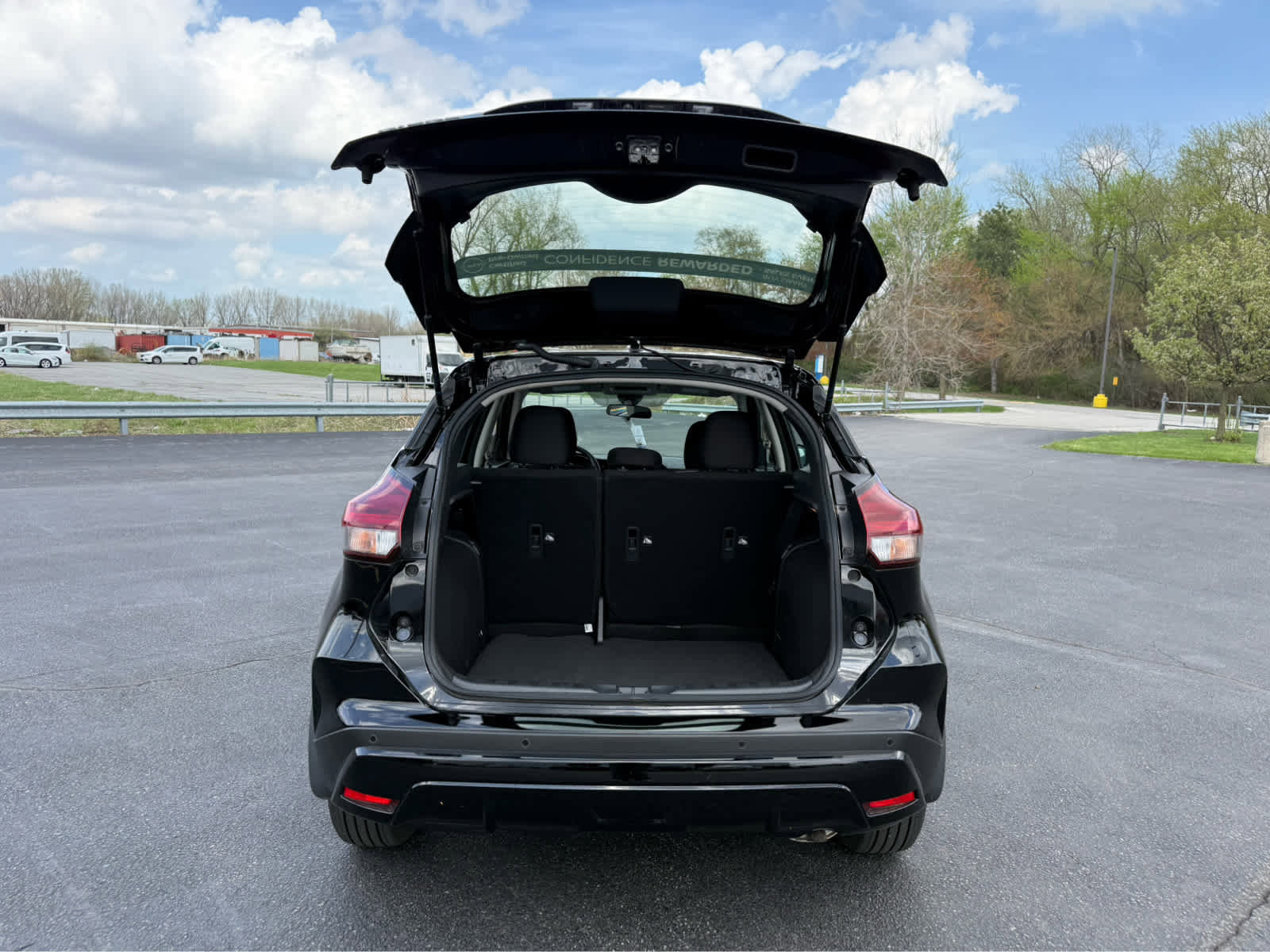 Used 2025 Nissan Kicks Play S FWD image 7