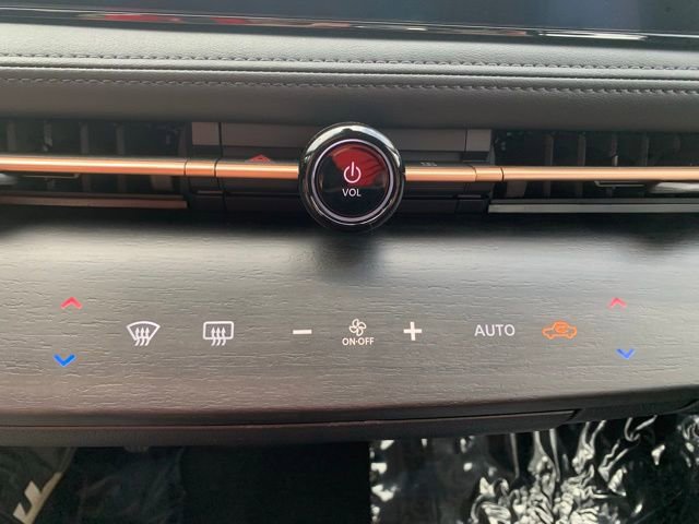 Used 2024 Nissan Ariya AWD image 22