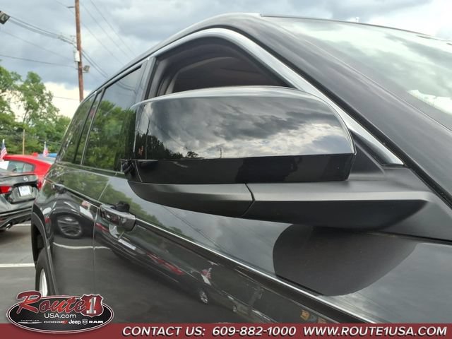 Used 2024 Jeep Grand Cherokee Laredo X AWD/4WD image 12