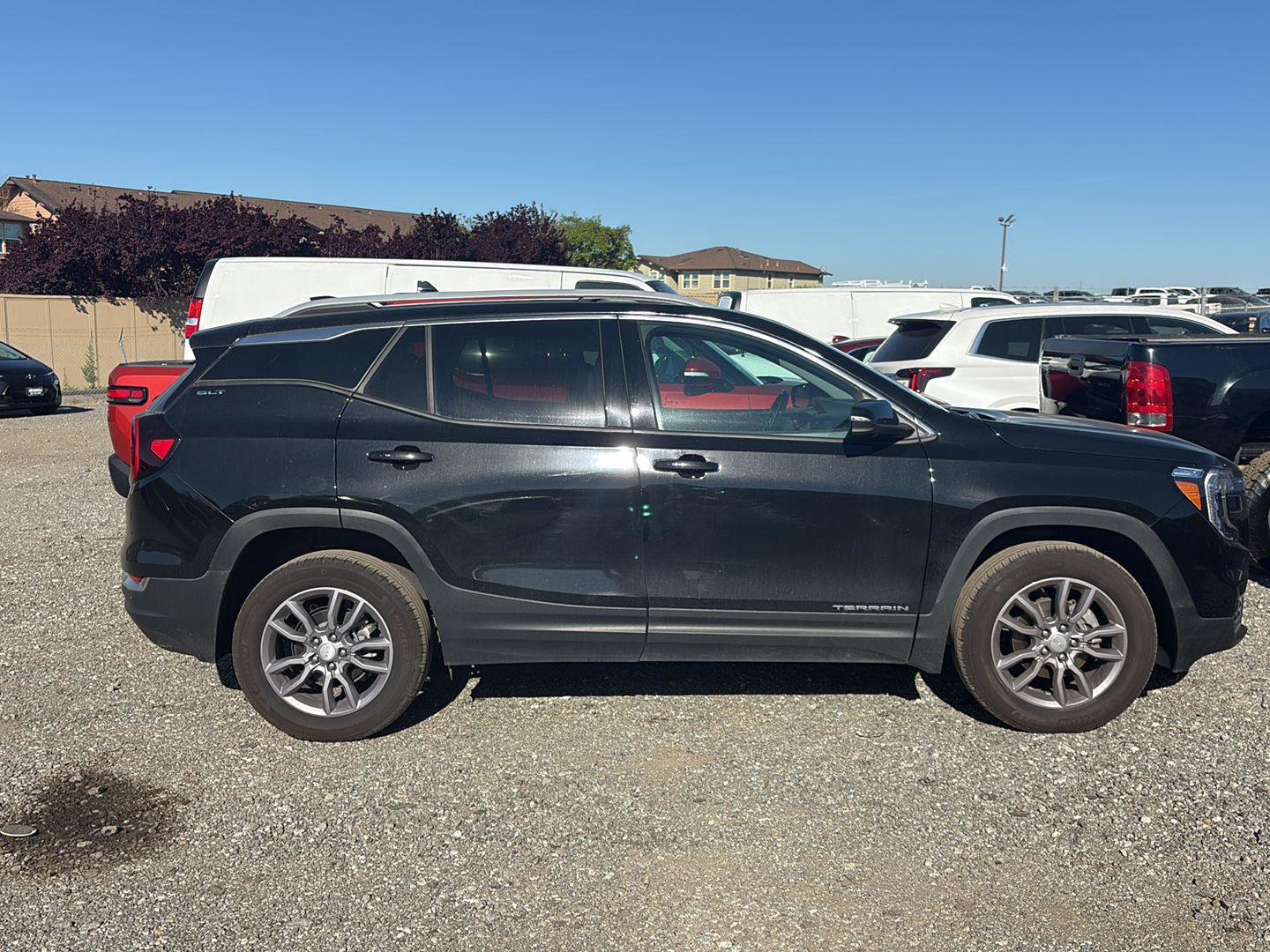 Used 2023 GMC Terrain SLT w/ Tech Package image 2