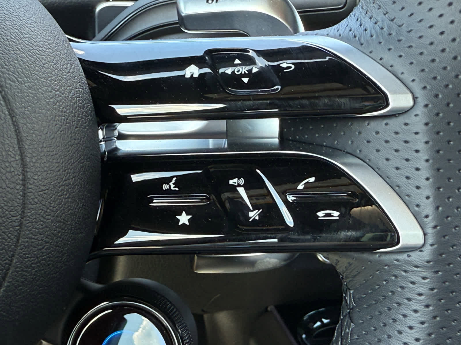 New 2025 Mercedes-Benz GLB 35 AMG 4MATIC image 19