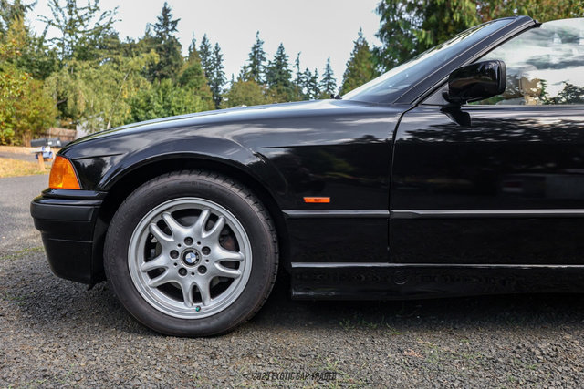 Used 1999 BMW 323i Convertible RWD image 4