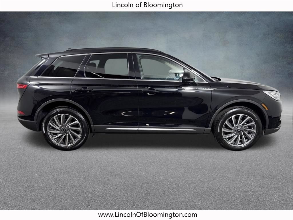 Used 2025 Lincoln Corsair Reserve w/ Equipment Group 202A AWD/4WD image 9