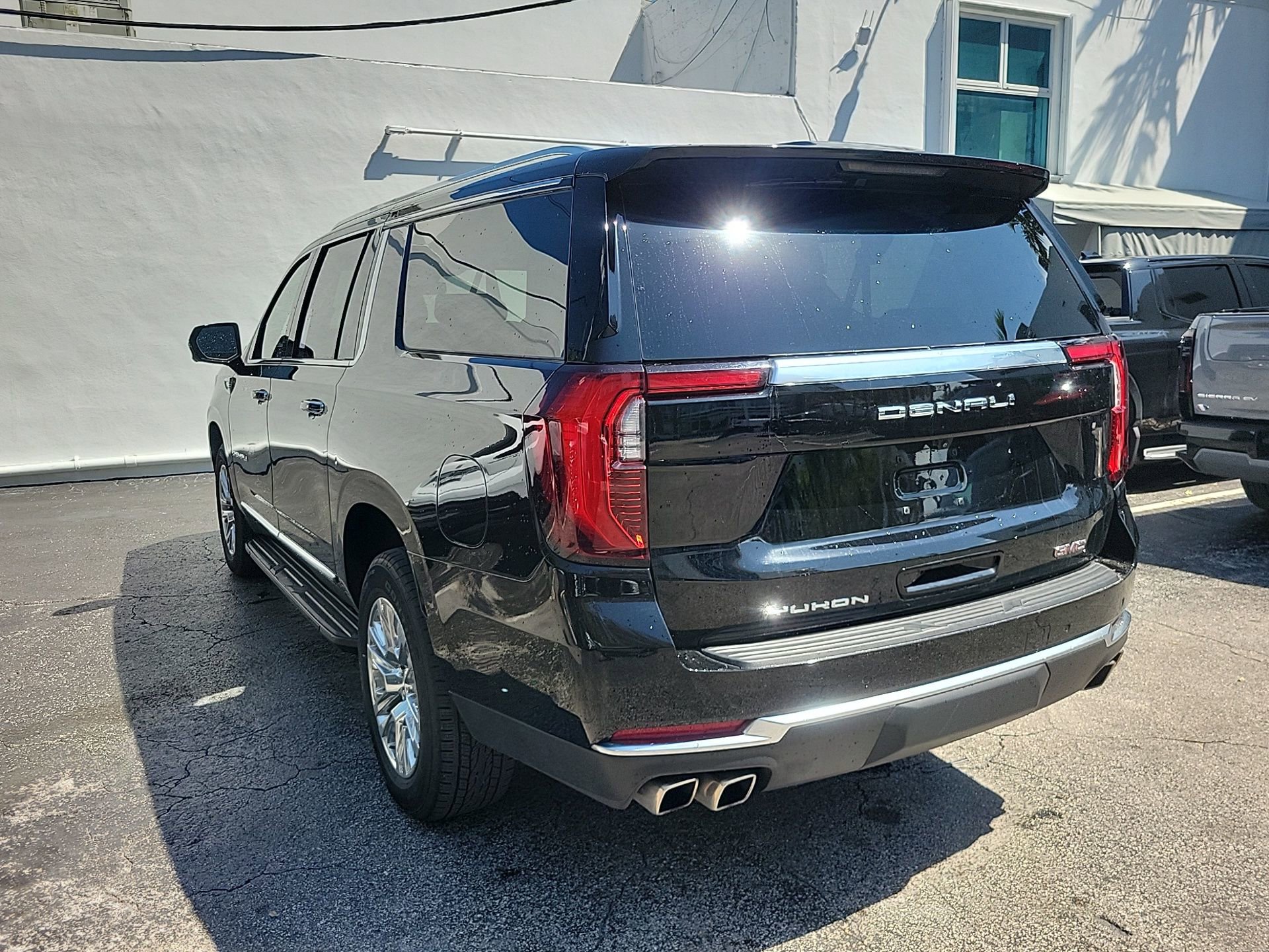 Used 2025 GMC Yukon XL Denali image 13