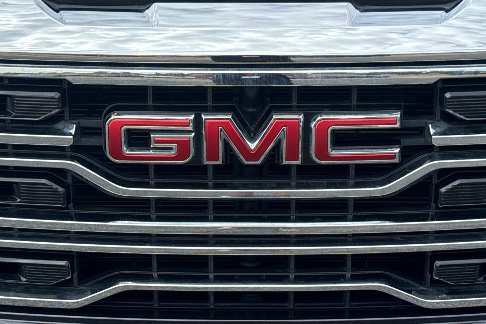 Used 2025 GMC Sierra 1500 SLT AWD/4WD image 44