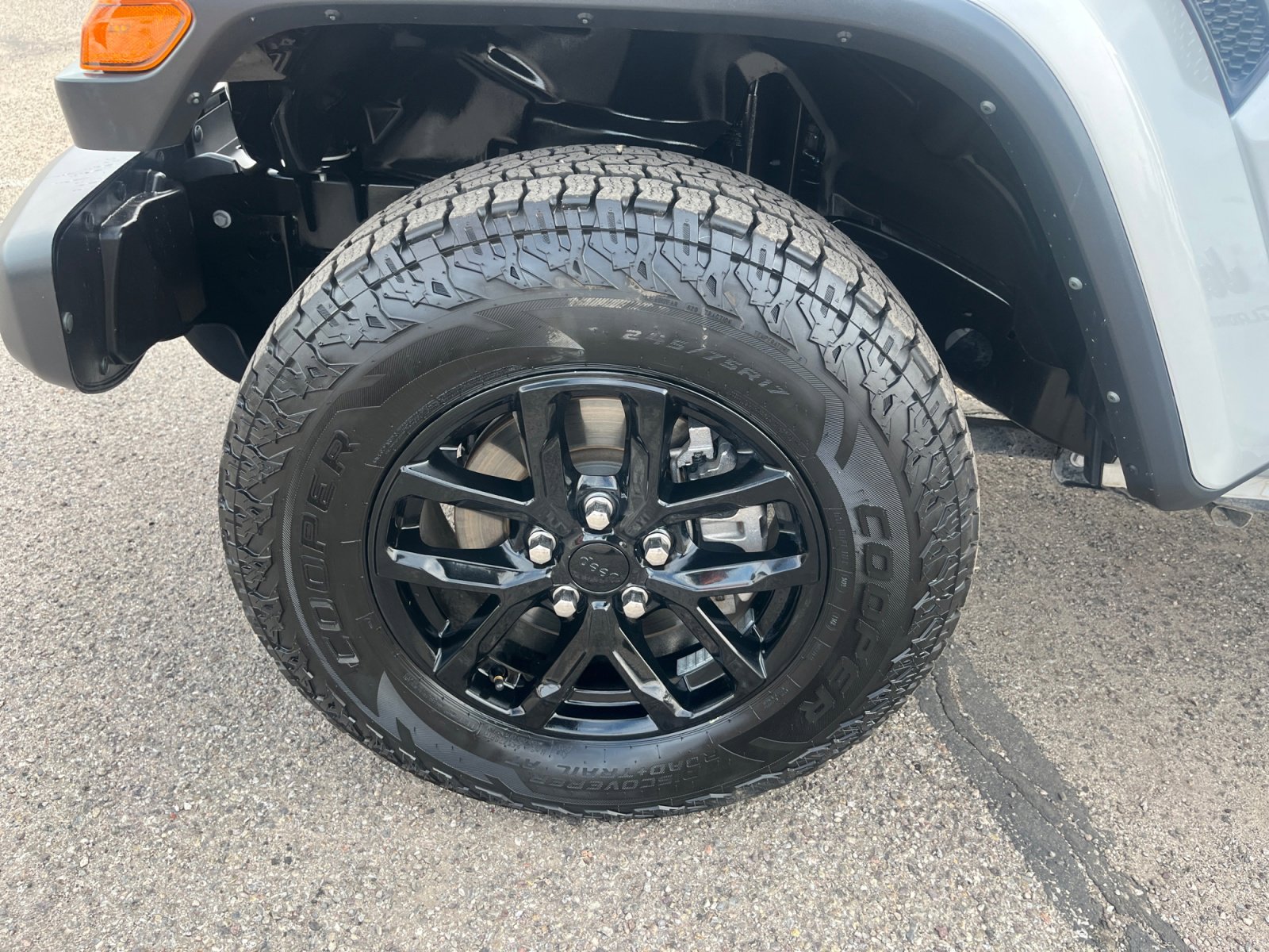 Certified 2022 Jeep Gladiator Sport image 25