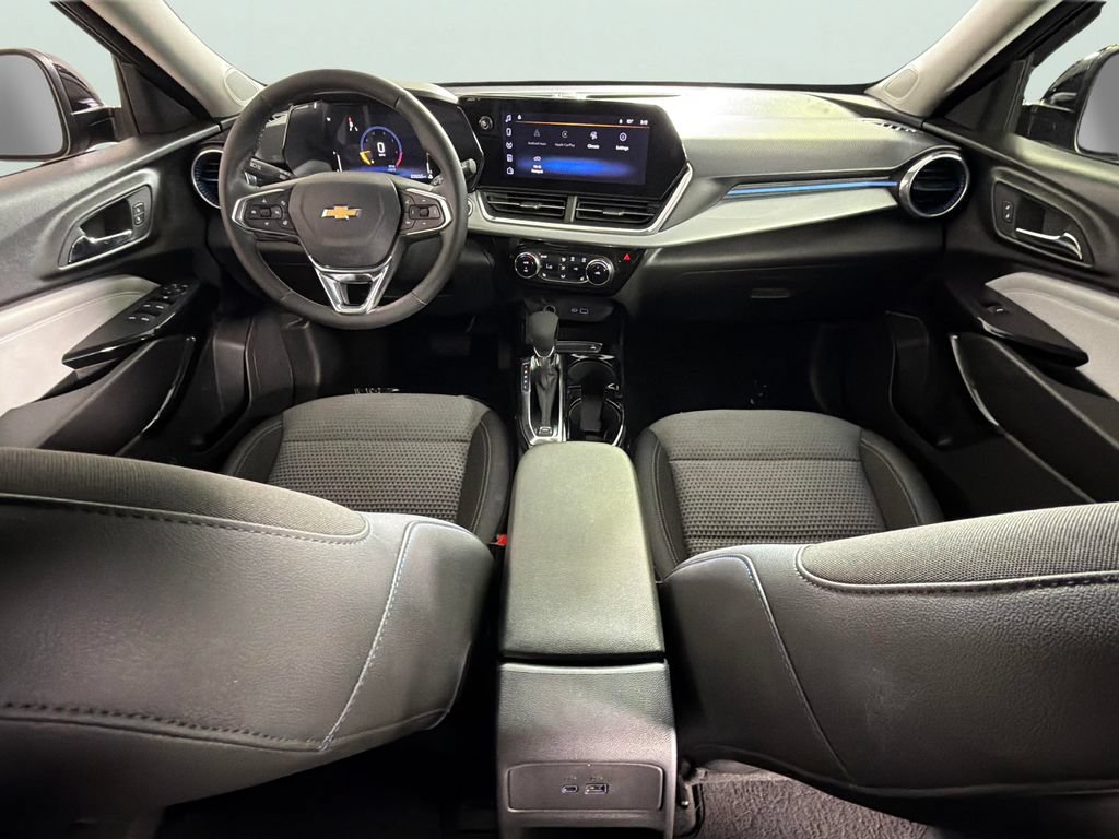 Certified 2025 Chevrolet Trax LT w/ Driver Confidence Package FWD image 31