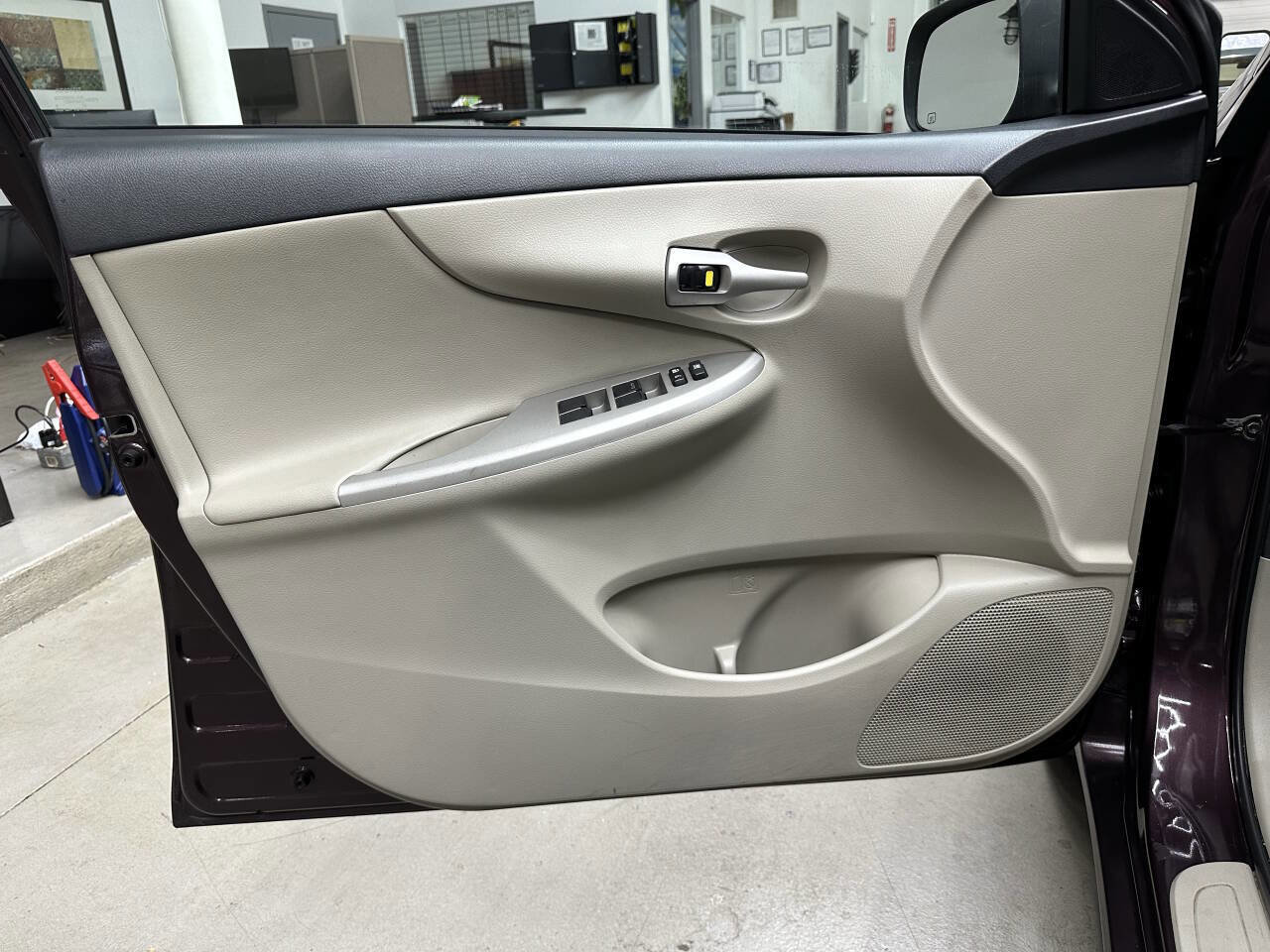 Used 2013 Toyota Corolla LE Special Edition FWD image 10
