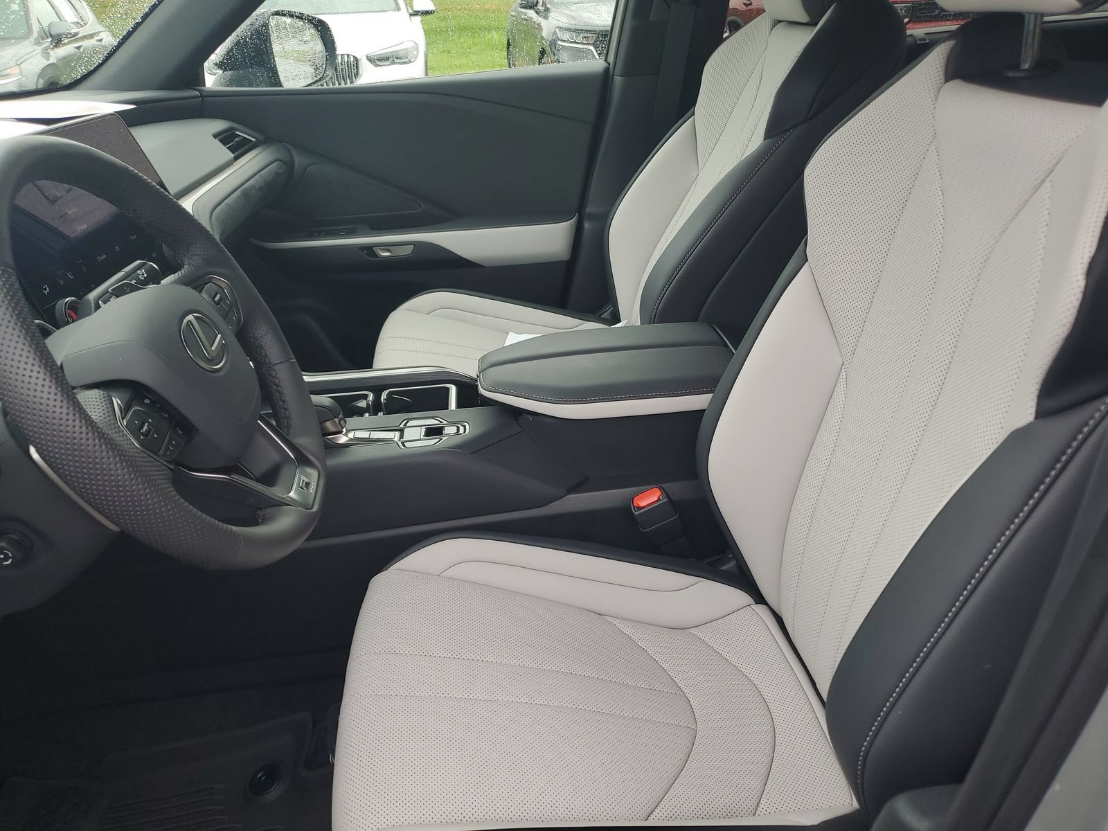 Used 2026 Lexus TX 500h AWD w/ Technology Package image 17