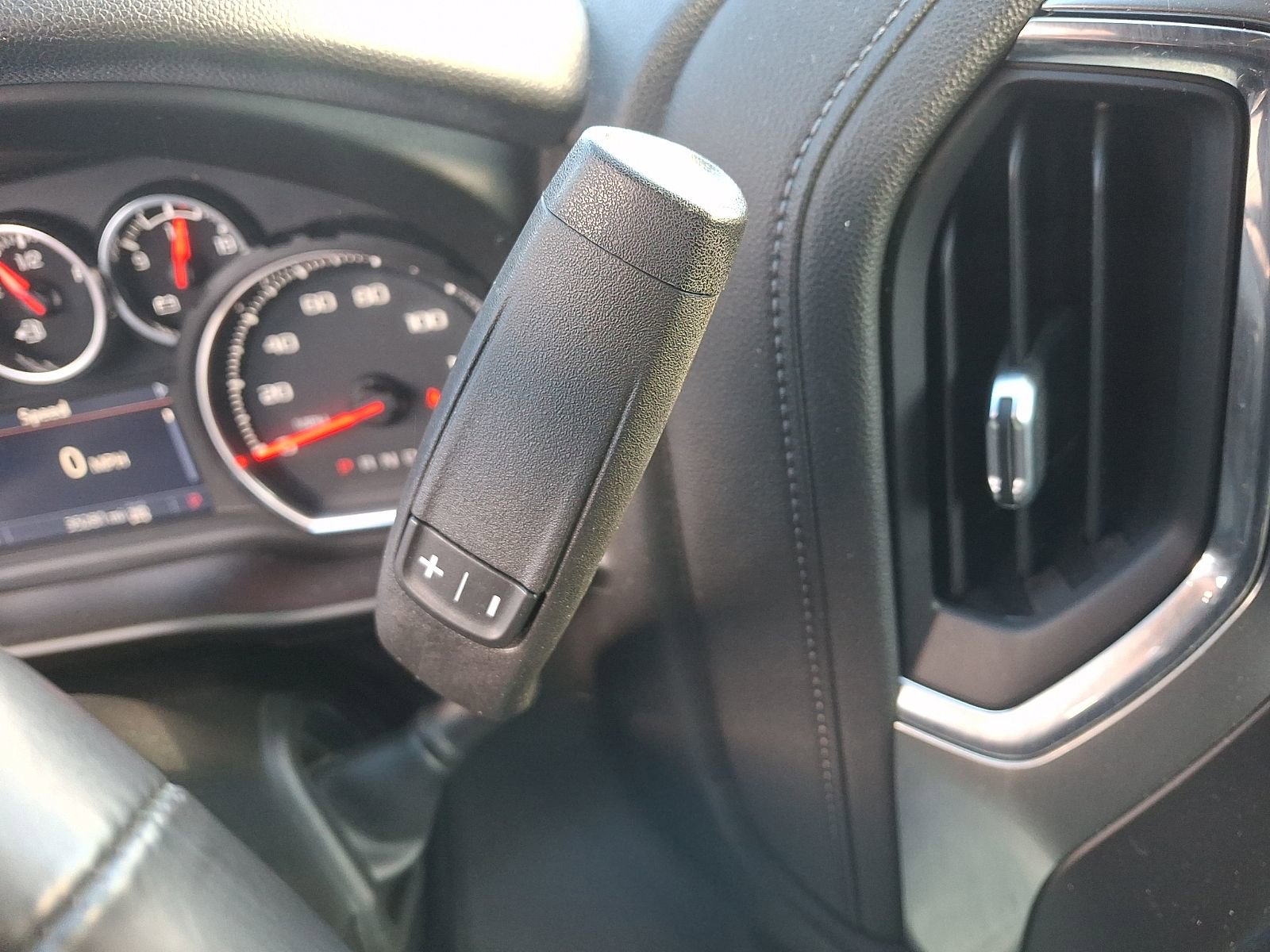 Used 2021 Chevrolet Silverado 1500 RST w/ Bed Protection Package image 15