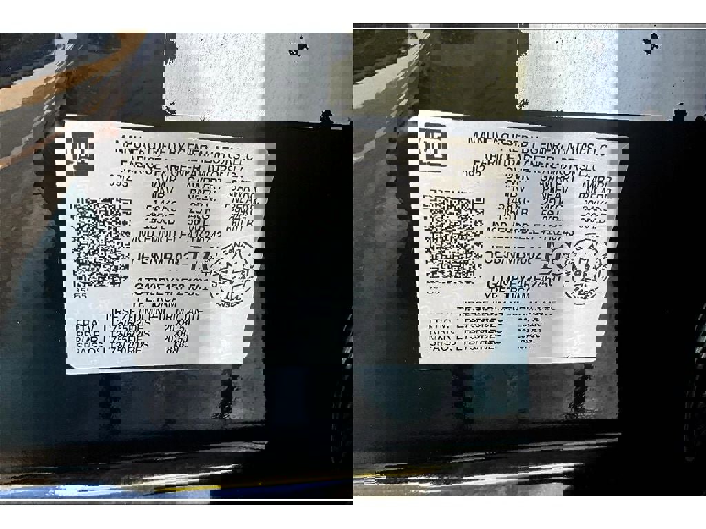 Used 2024 GMC Sierra 2500 AT4 image 37