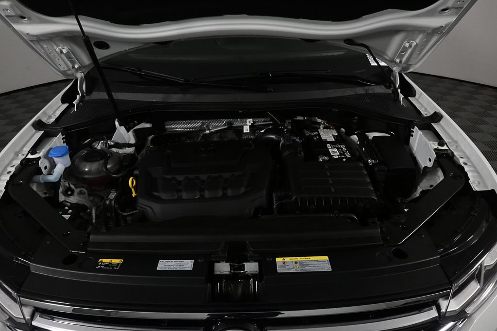 Used 2024 Volkswagen Tiguan SEL R-Line AWD/4WD image 31