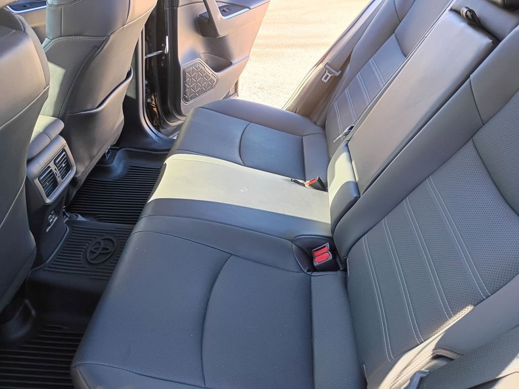 Used 2022 Toyota RAV4 Limited image 12