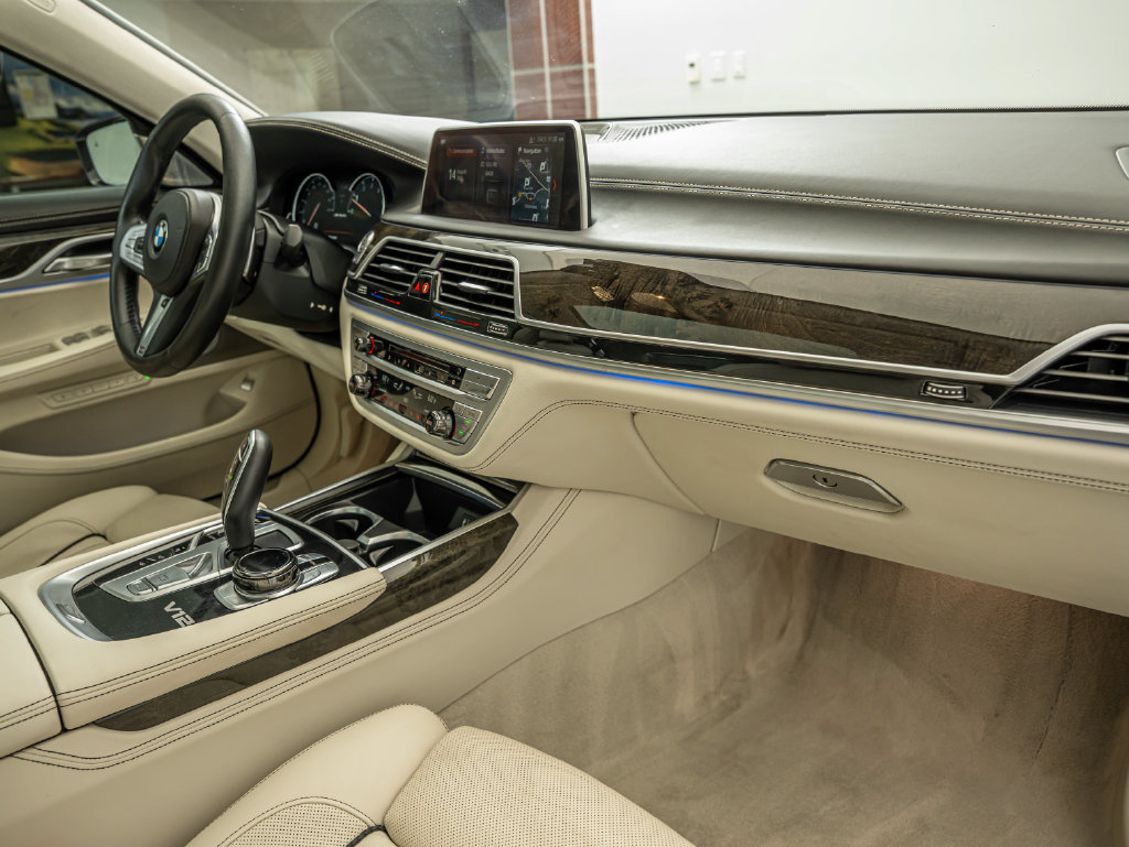Used 2019 BMW M760i xDrive w/ Luxury Rear Seating Package AWD/4WD image 58