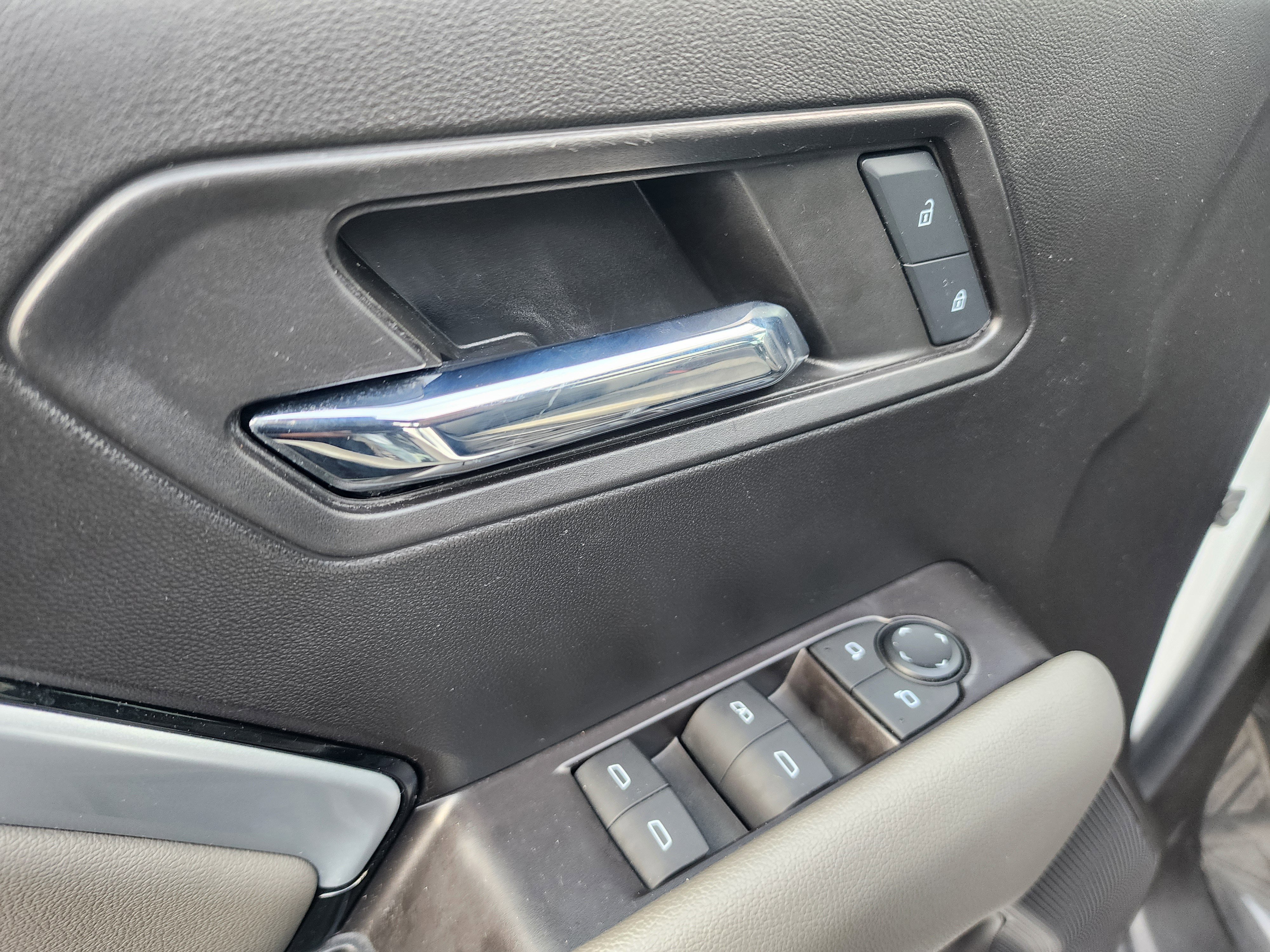 Used 2024 Chevrolet Colorado ZR2 w/ Technology Package image 22