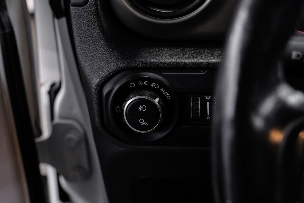 Used 2020 Jeep Gladiator Overland w/ LED Lighting Group AWD/4WD image 32