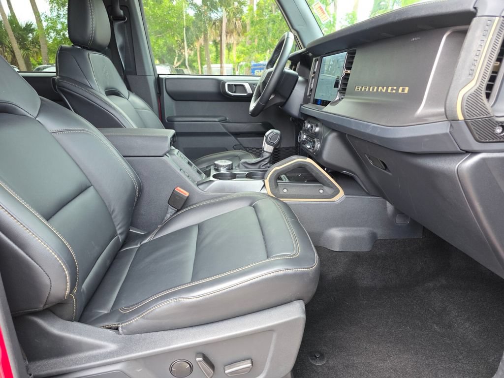 Used 2025 Ford Bronco Badlands w/ Sasquatch Package AWD/4WD image 14