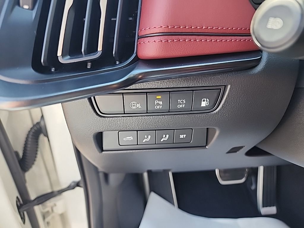 Certified 2025 MAZDA CX-70 Plug-In Hybrid w/ Premium Plus AWD/4WD image 19