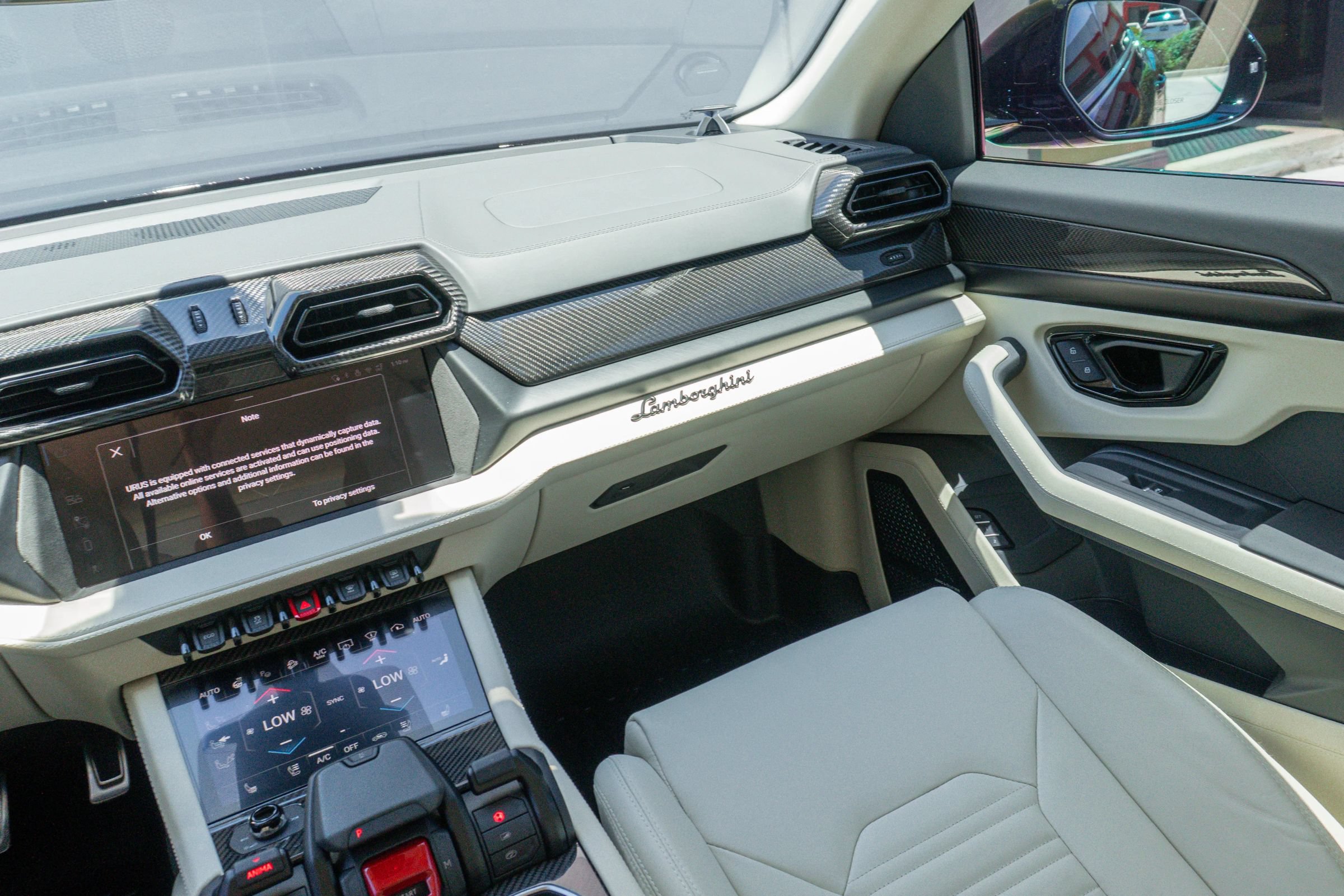 Used 2026 Lamborghini Urus SE AWD/4WD image 62