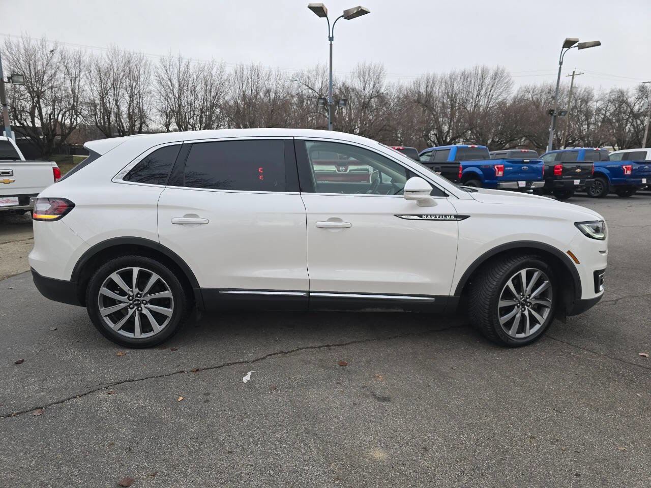 Used 2019 Lincoln Nautilus Select image 5