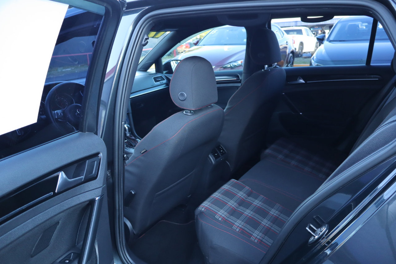 Used 2017 Volkswagen GTI Sport image 28