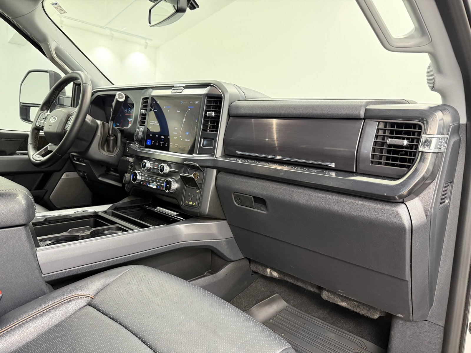 Used 2025 Ford F350 Lariat w/ Lariat Ultimate Package image 35