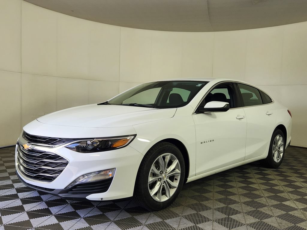 Used 2025 Chevrolet Malibu LT FWD image 3